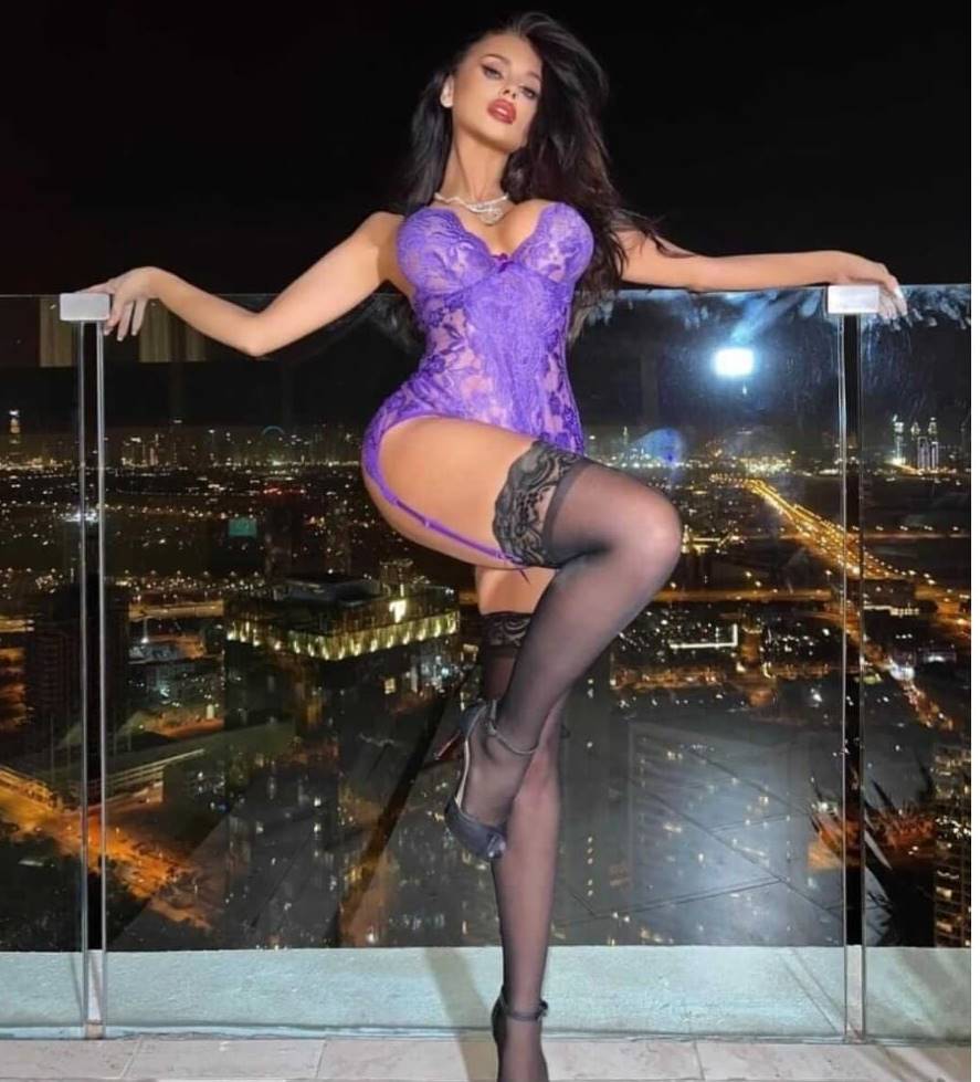 Kayaşehir Escort Bayan Banuyla Tutkunun Dansını Yaşayın